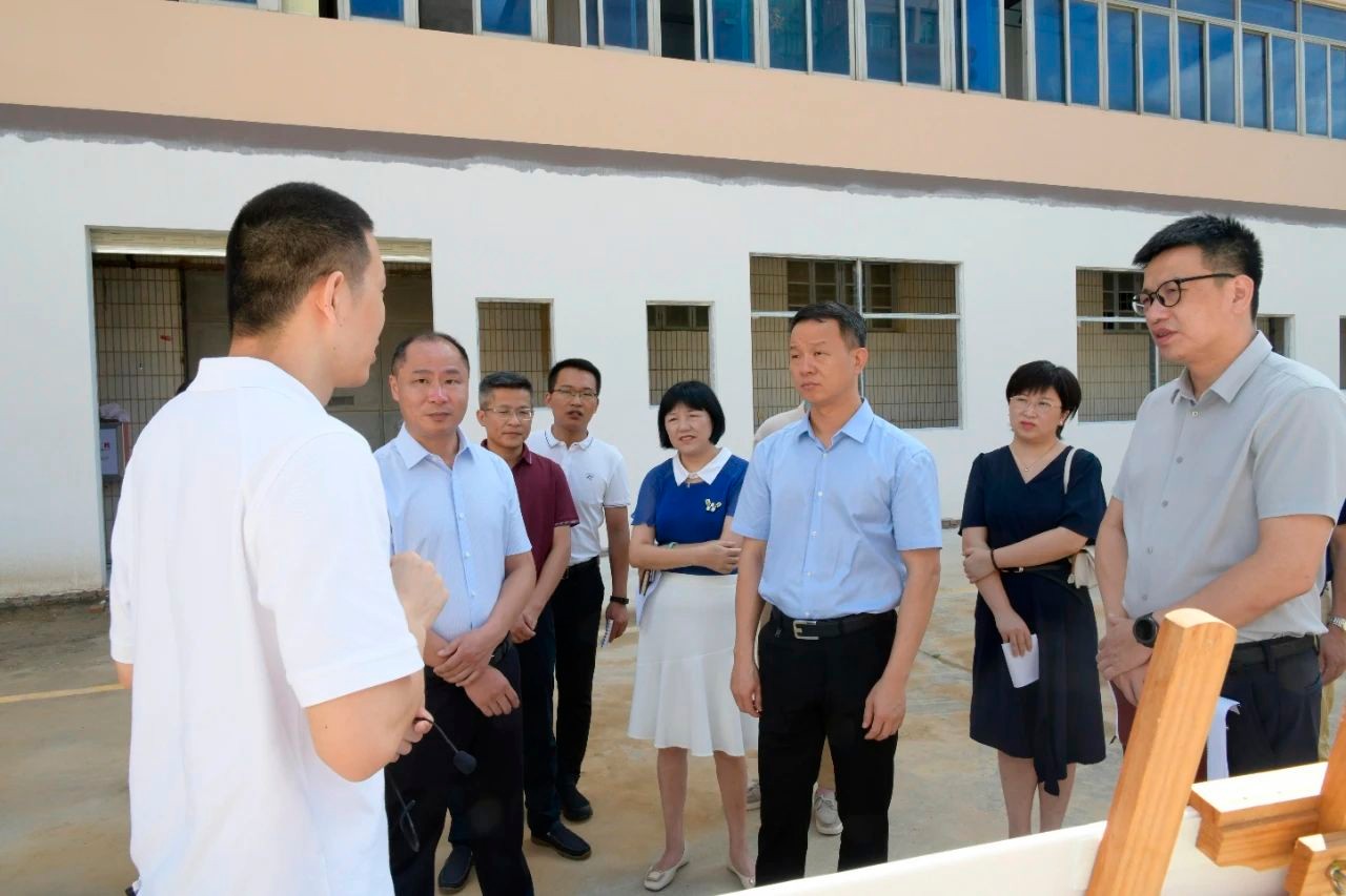 【学思想 强党性 重实践 建新功】县委主要领导带队开展电商基地专题调研